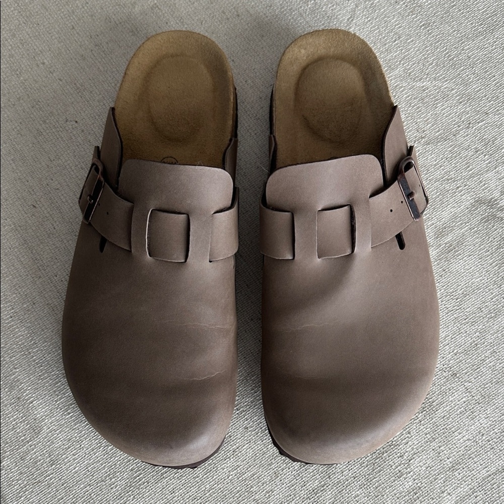Women’s Brown faux Leather Clogs
